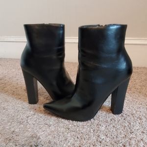Pointed Toe Bootie In Black